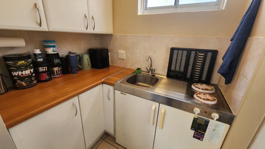To Let 0 Bedroom Property for Rent in Sea Point Western Cape